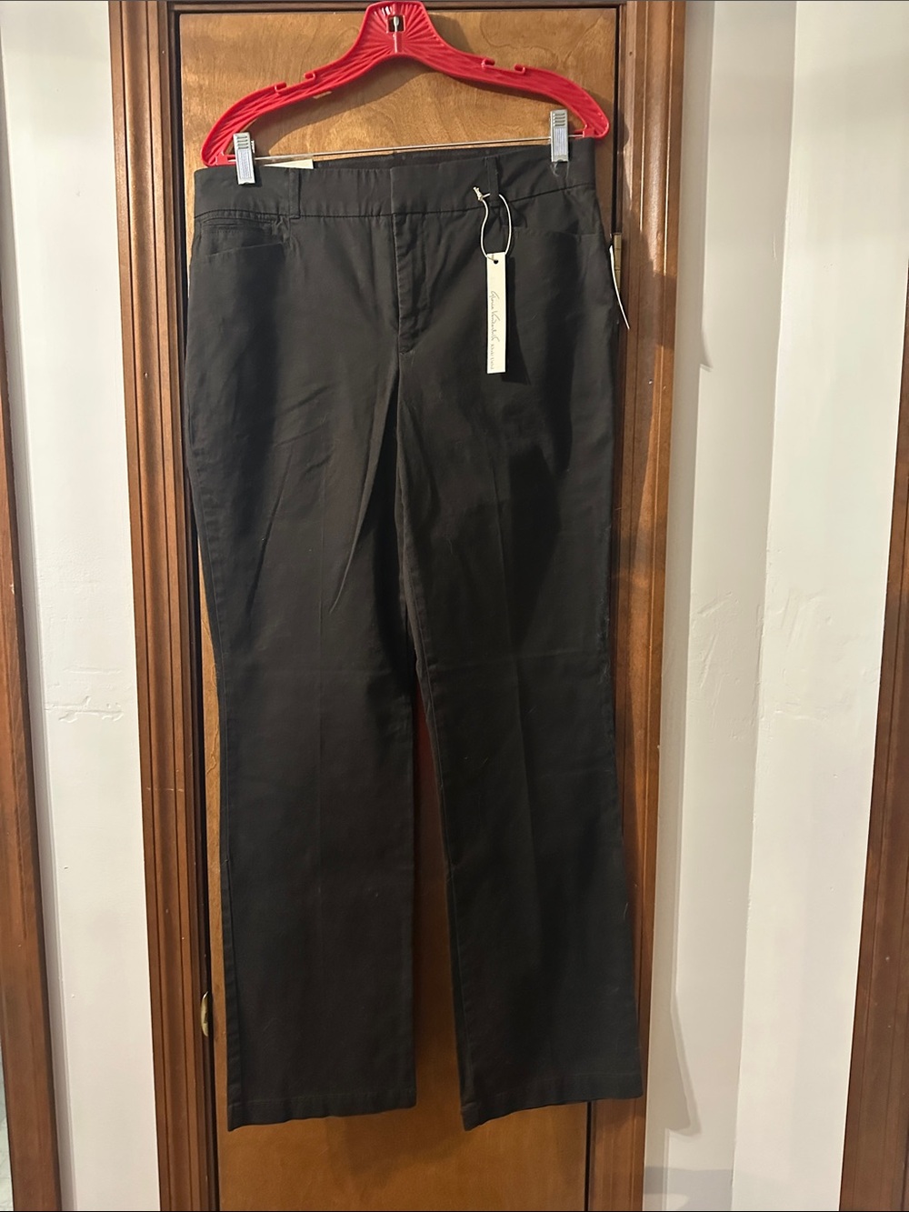 Gloria Vanderbilt Black Straight-Leg Pants with Clean Front